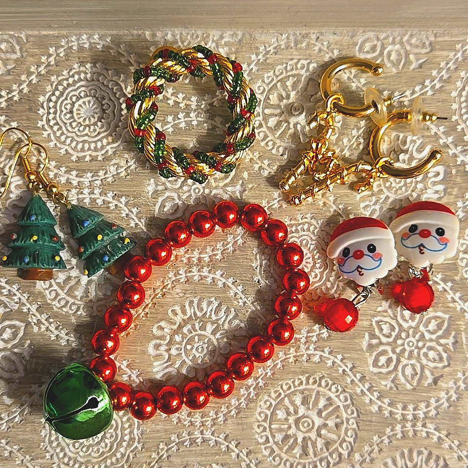 Bundle Of Christmas Jewelry ~Earrings, Bracelet, And Brooch